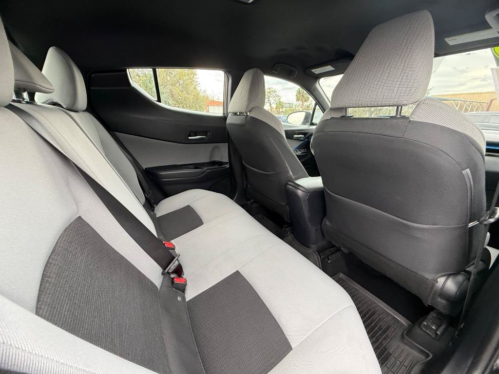 Used 2019 Toyota C-HR XLE FWD image 21