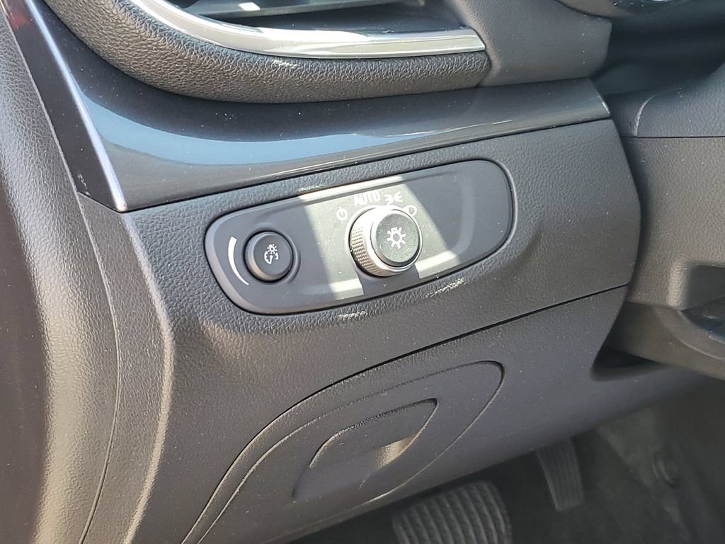 Used 2019 Buick Encore Preferred w/ Safety Package FWD image 9