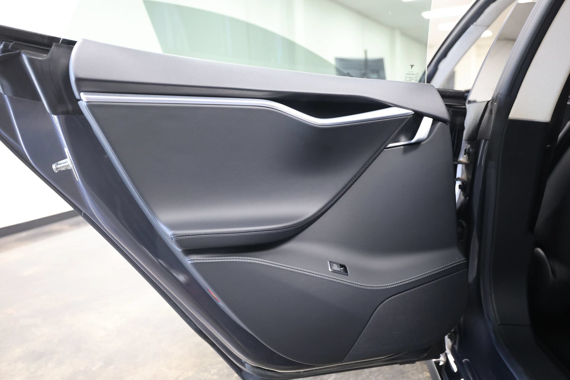 Used 2015 Tesla Model S 85D AWD/4WD image 44