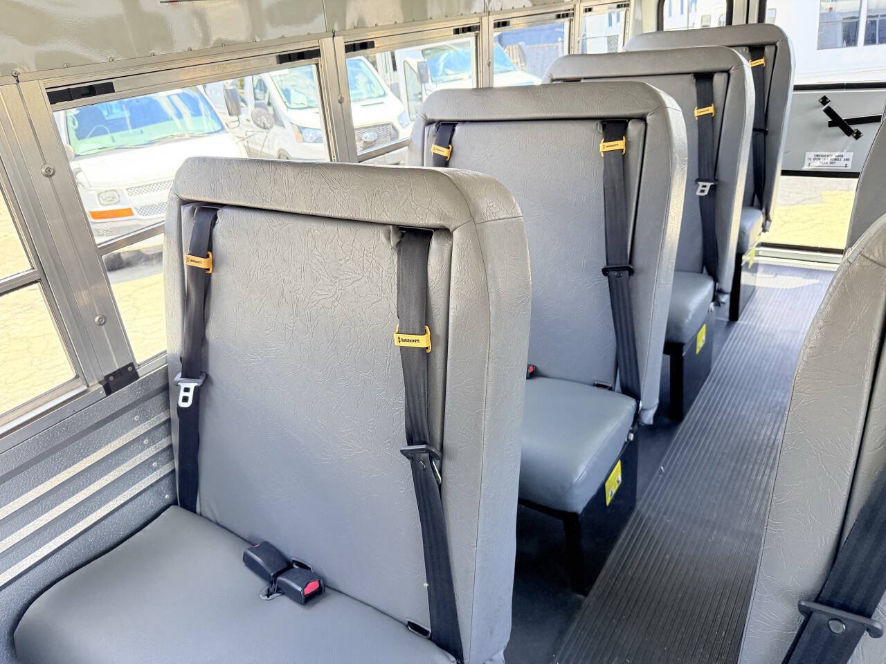 Used 2000 Chevrolet Express 3500 RWD image 10