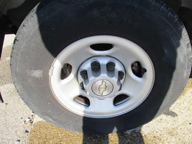 Used 2024 Chevrolet Express 2500 w/ Driver Convenience Package image 23