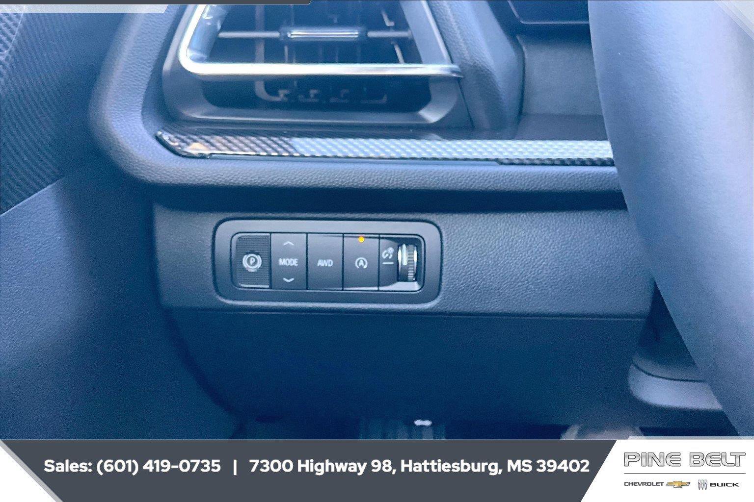 New 2027 Chevrolet Traverse Z71 w/ Driver Confidence Package AWD/4WD image 23