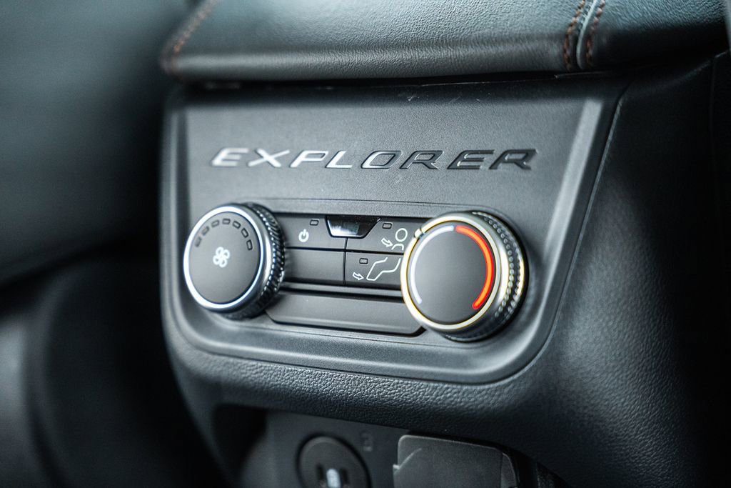 New 2026 Ford Explorer Active AWD/4WD image 37