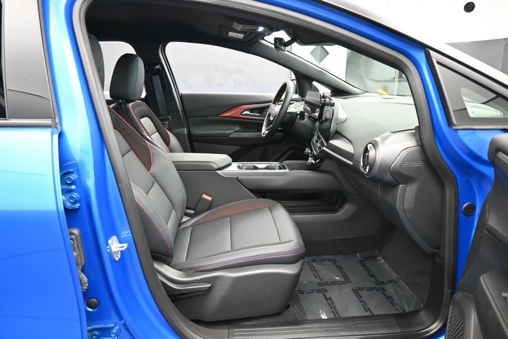 Used 2026 Chevrolet Equinox EV RS FWD image 46