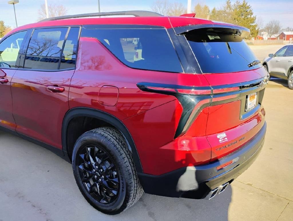 New 2025 Chevrolet Traverse LT w/ Midnight/Sport Edition AWD/4WD image 6
