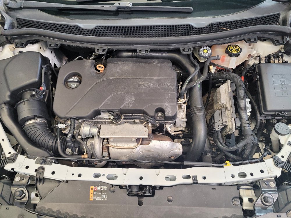 Used 2019 Chevrolet Cruze LT FWD image 30
