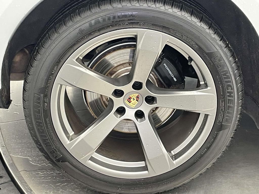 Certified 2025 Porsche Macan image 13