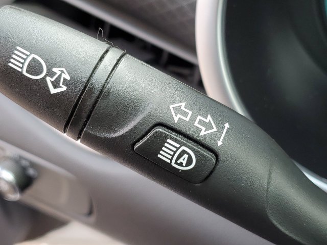 Used 2025 Chevrolet Malibu LT FWD image 11