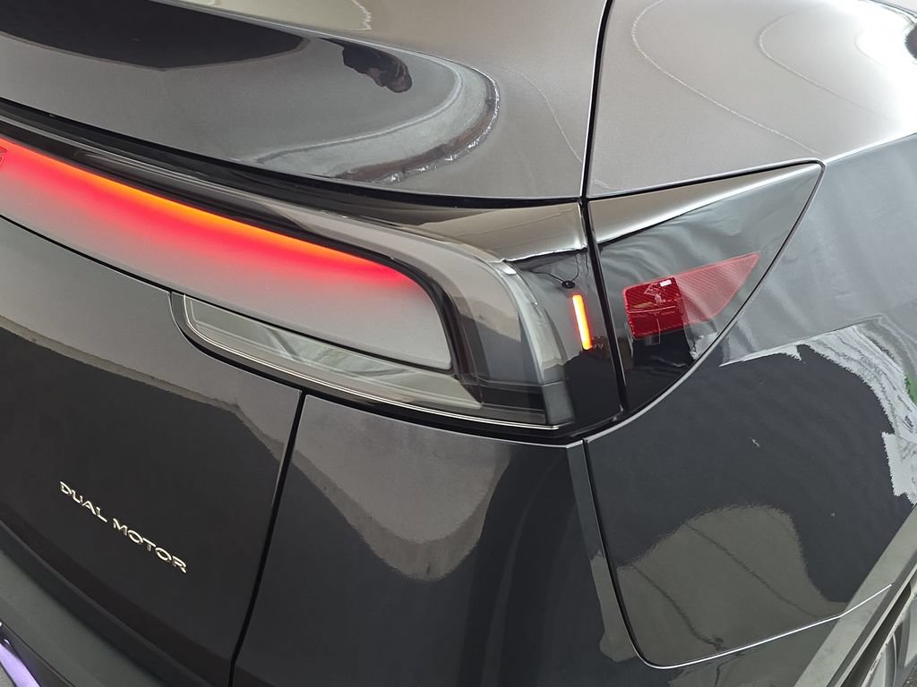 Used 2026 Tesla Model Y AWD image 31