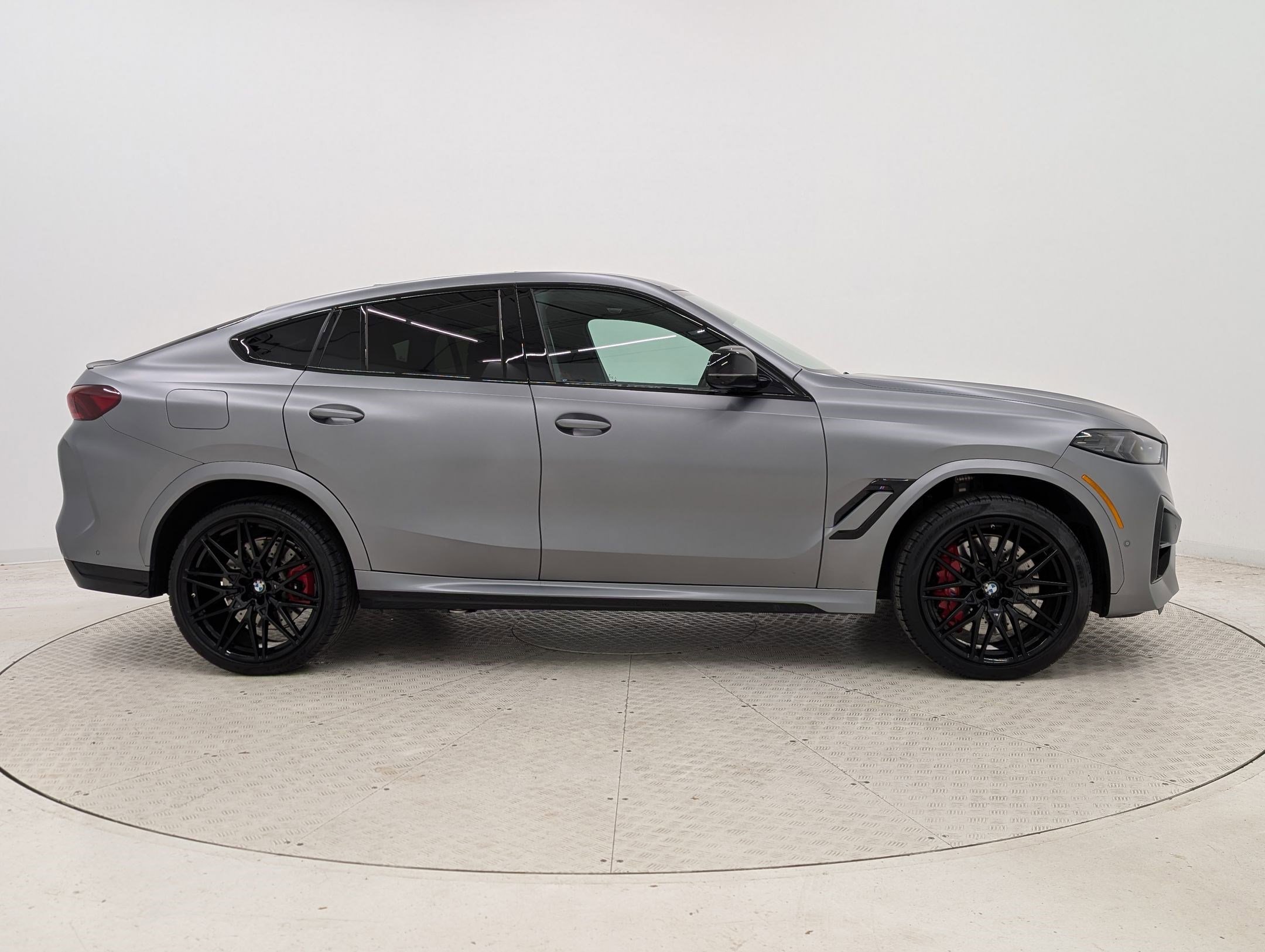 Certified 2024 BMW X6 M Competition w/ Executive Package image 8