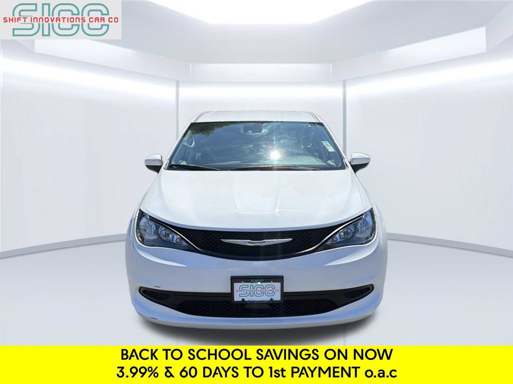 Used 2023 Chrysler Voyager LX FWD image 2