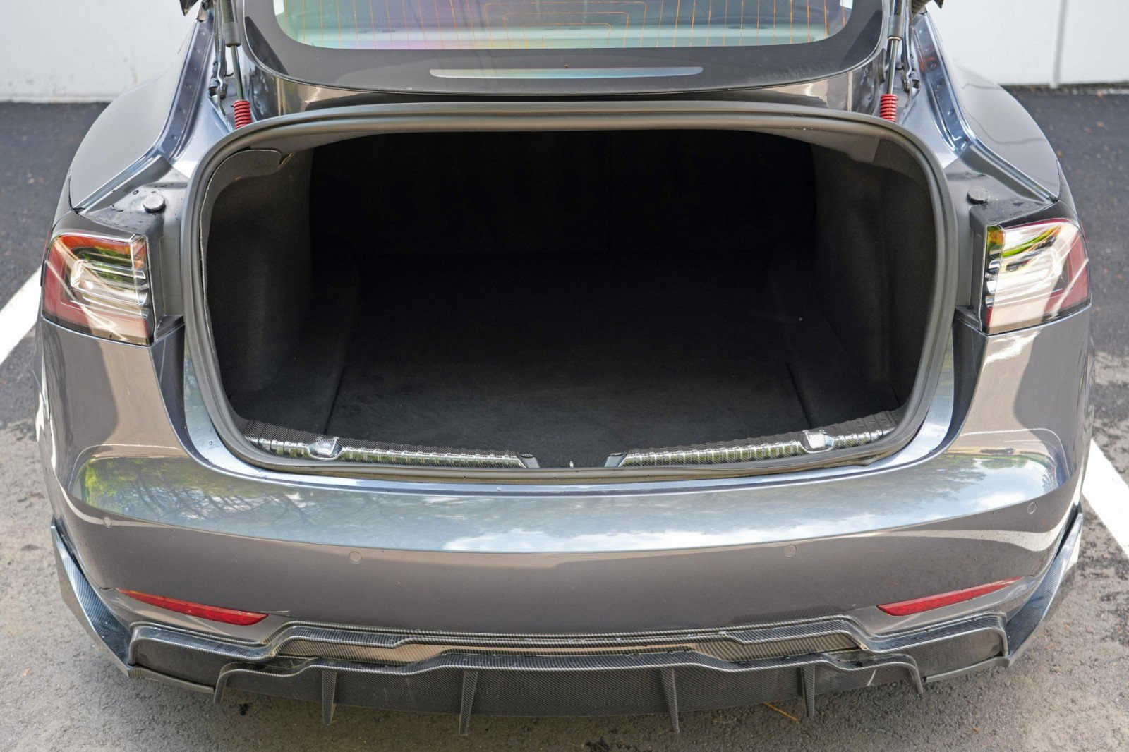 Used 2018 Tesla Model 3 Long Range RWD image 10