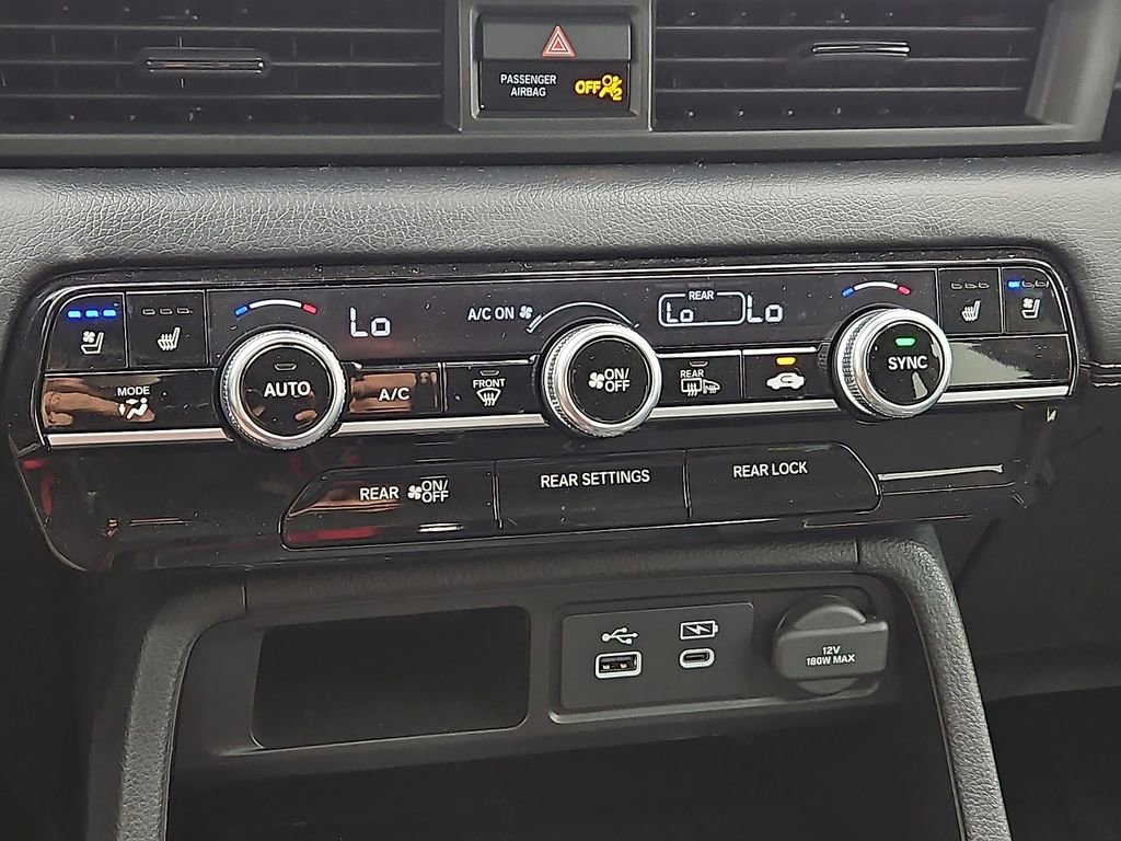 Used 2025 Honda Pilot Elite image 24