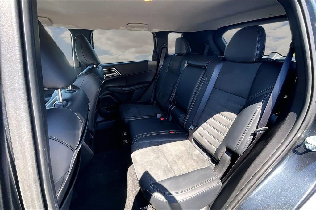 Used 2024 Mitsubishi Outlander SE AWD/4WD image 22