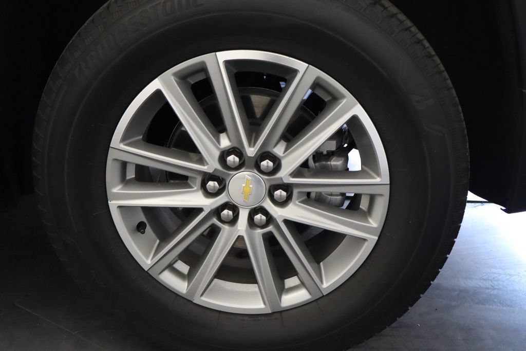 Used 2023 Chevrolet Traverse LT FWD image 13