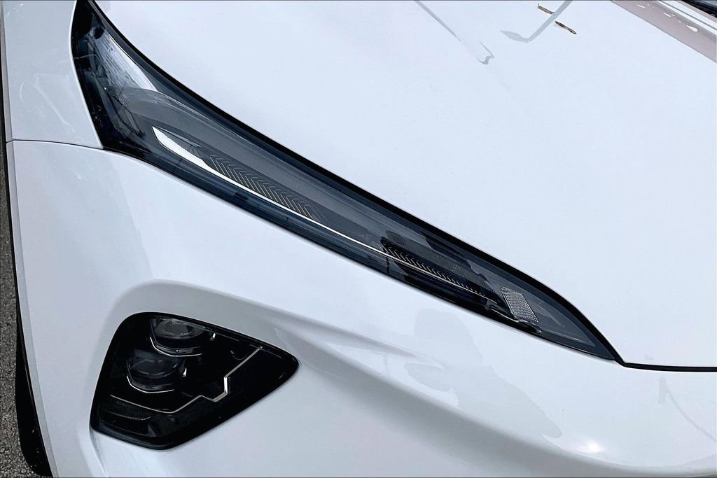 Certified 2025 Buick Envision Preferred image 31