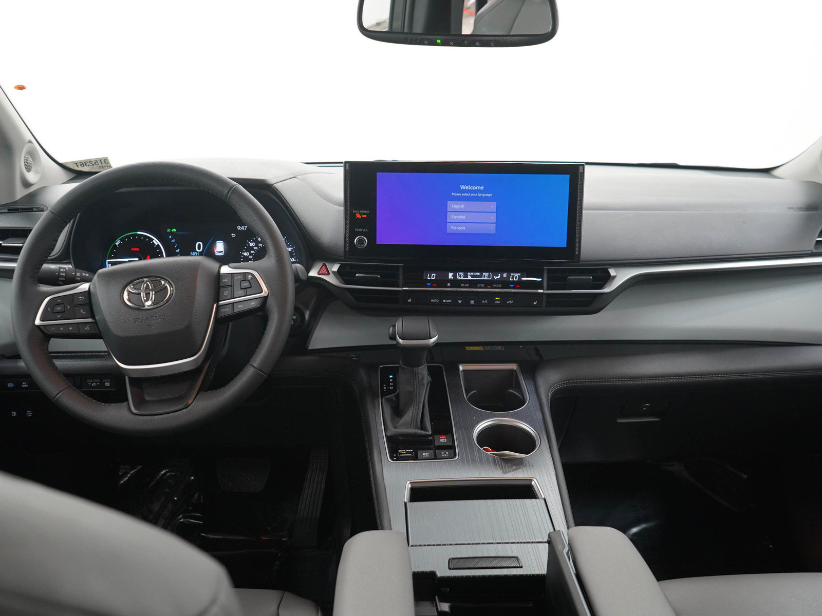 Used 2025 Toyota Sienna XLE w/ XLE Plus Package AWD/4WD image 17