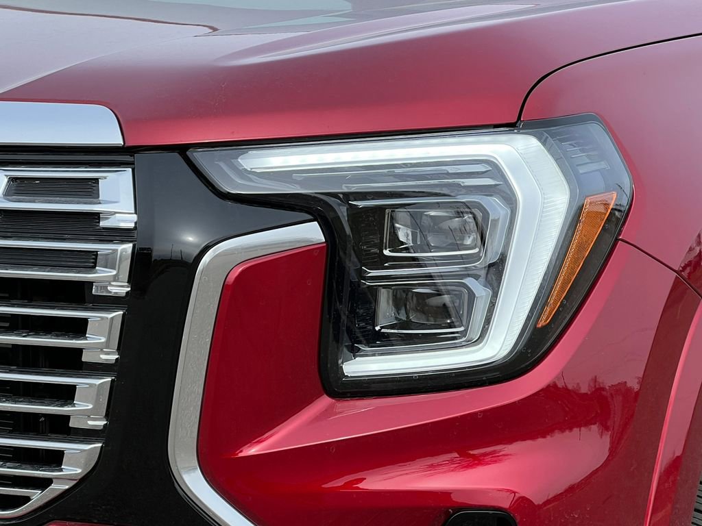 New 2026 GMC Terrain Denali w/ LPO, Floor Liner Package image 40