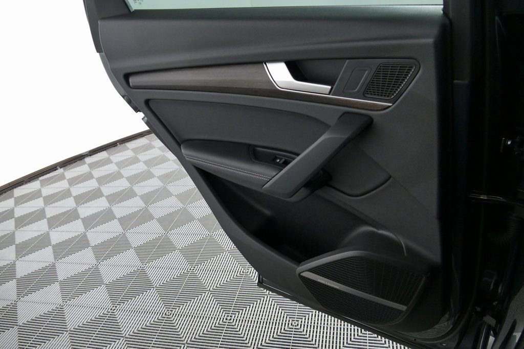 Certified 2022 Audi Q5 2.0T Premium Plus w/ Premium Plus Package AWD/4WD image 29