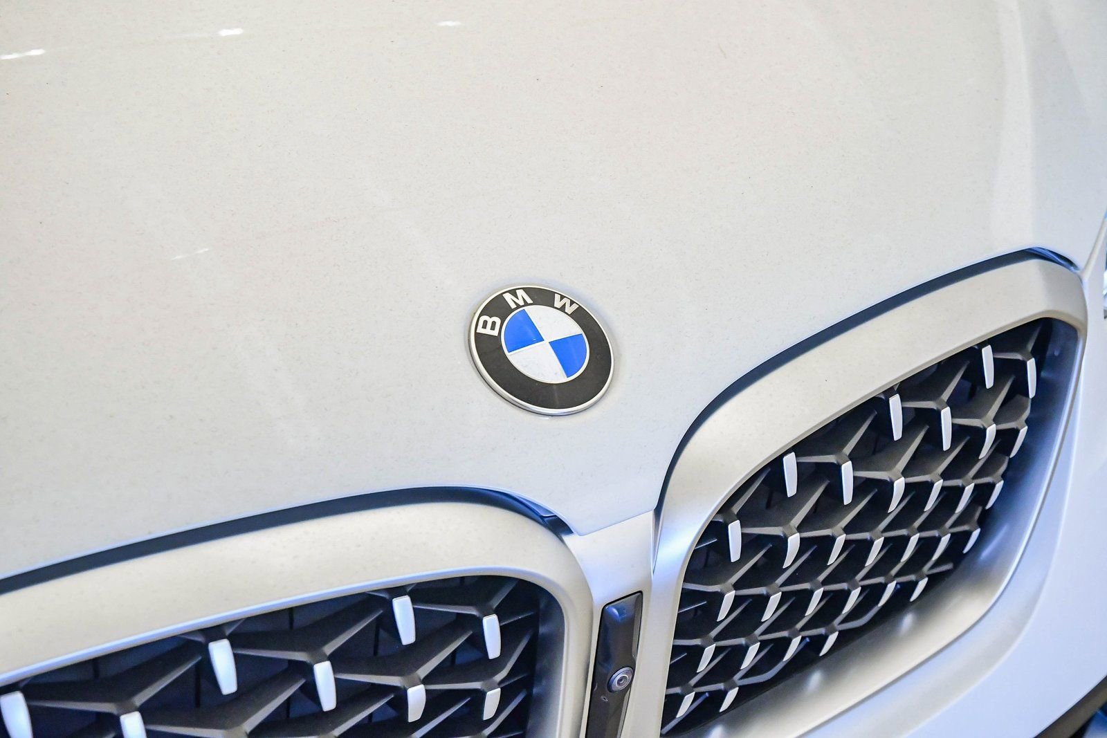 Certified 2023 BMW X4 xDrive30i w/ Premium Package image 7