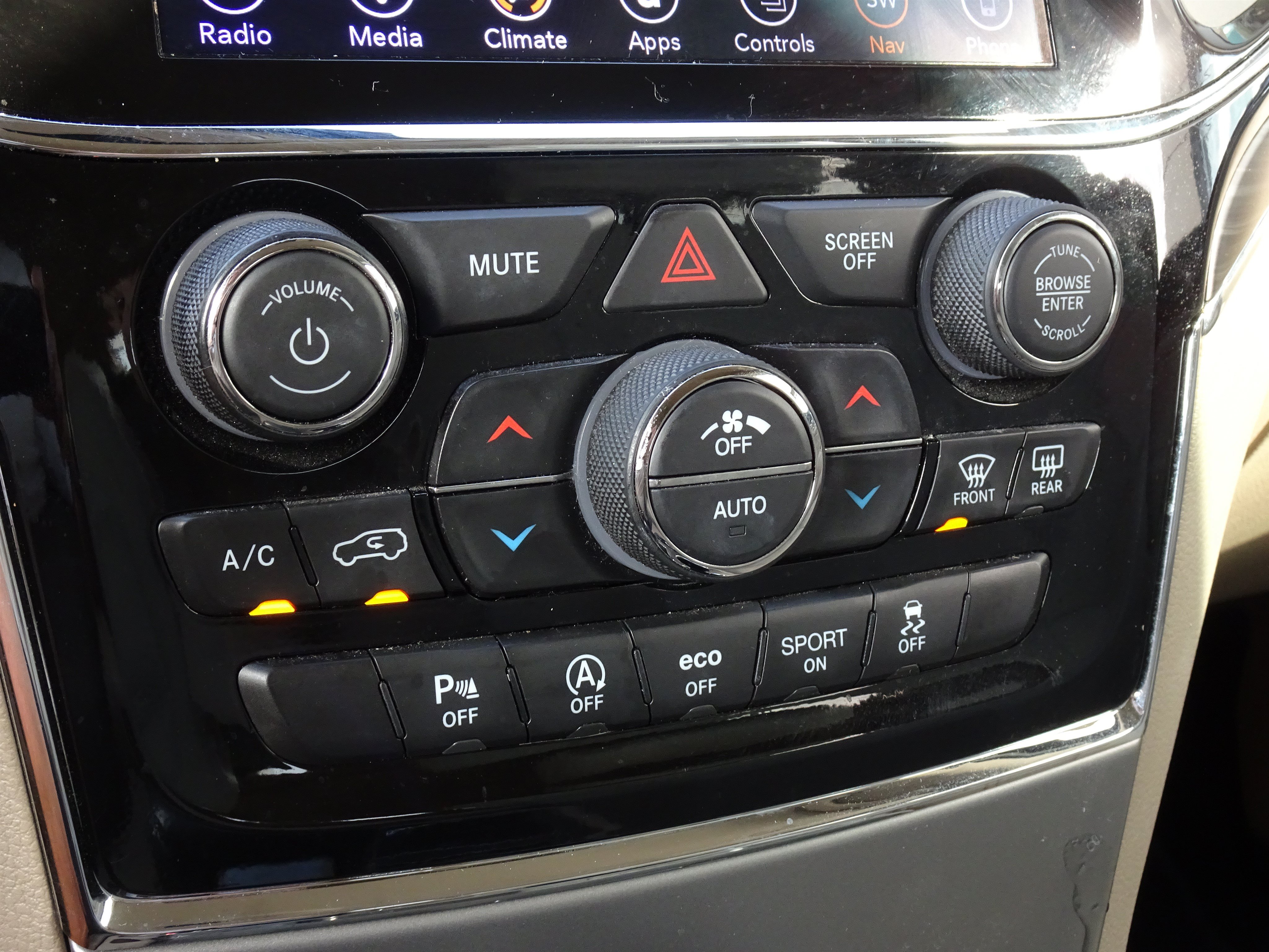 Used 2019 Jeep Grand Cherokee Limited AWD/4WD image 27