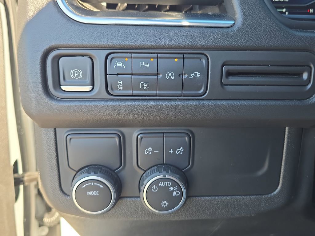 Used 2022 Chevrolet Suburban LT w/ Luxury Package RWD image 23