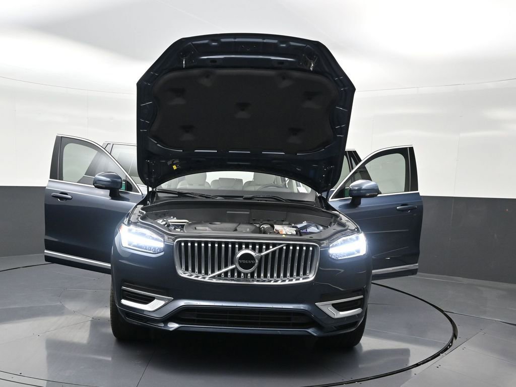 Certified 2025 Volvo XC90 T8 Core w/ Protection Package image 37