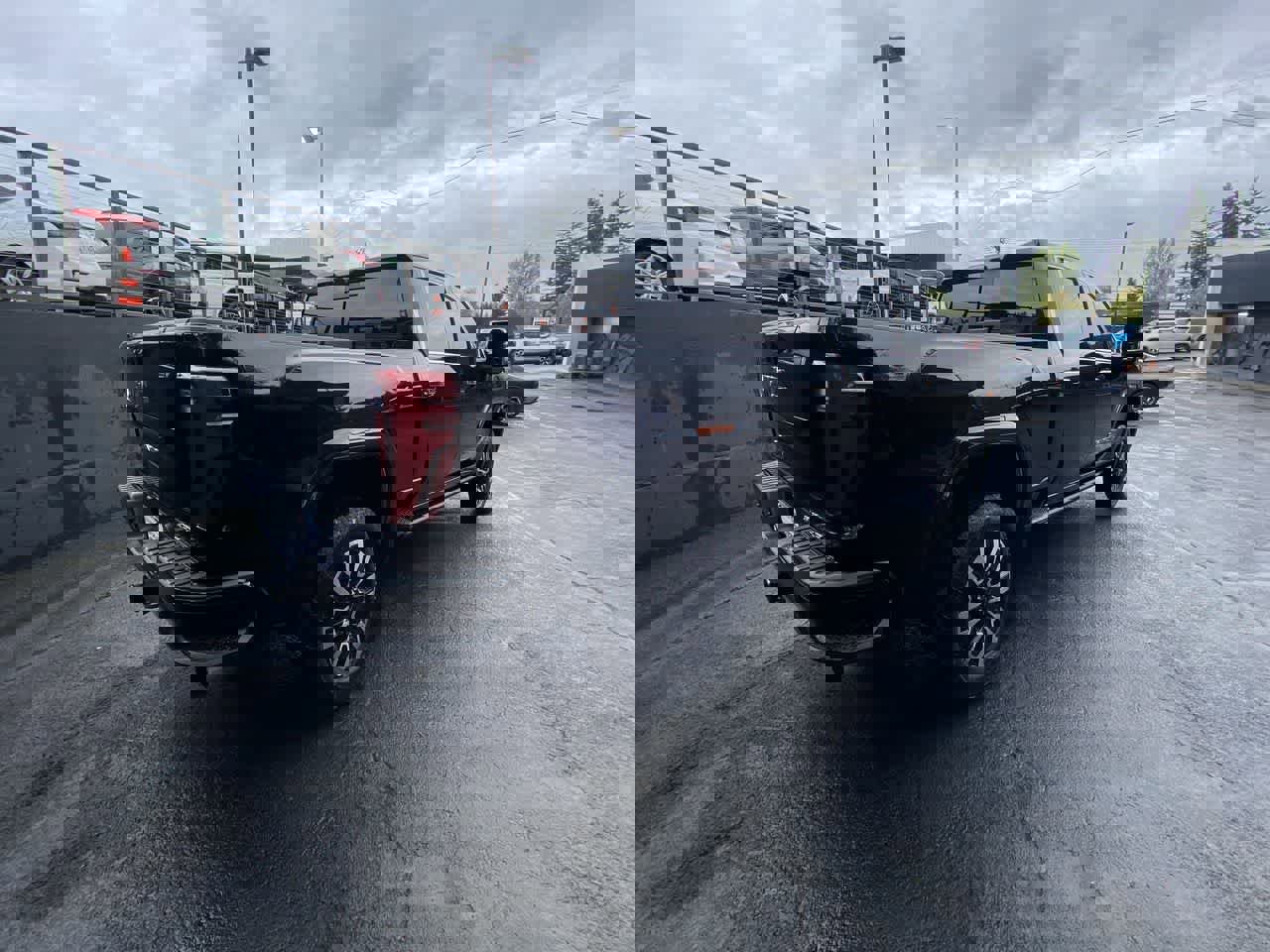 Used 2024 GMC Sierra 3500 Denali Ultimate AWD/4WD image 6