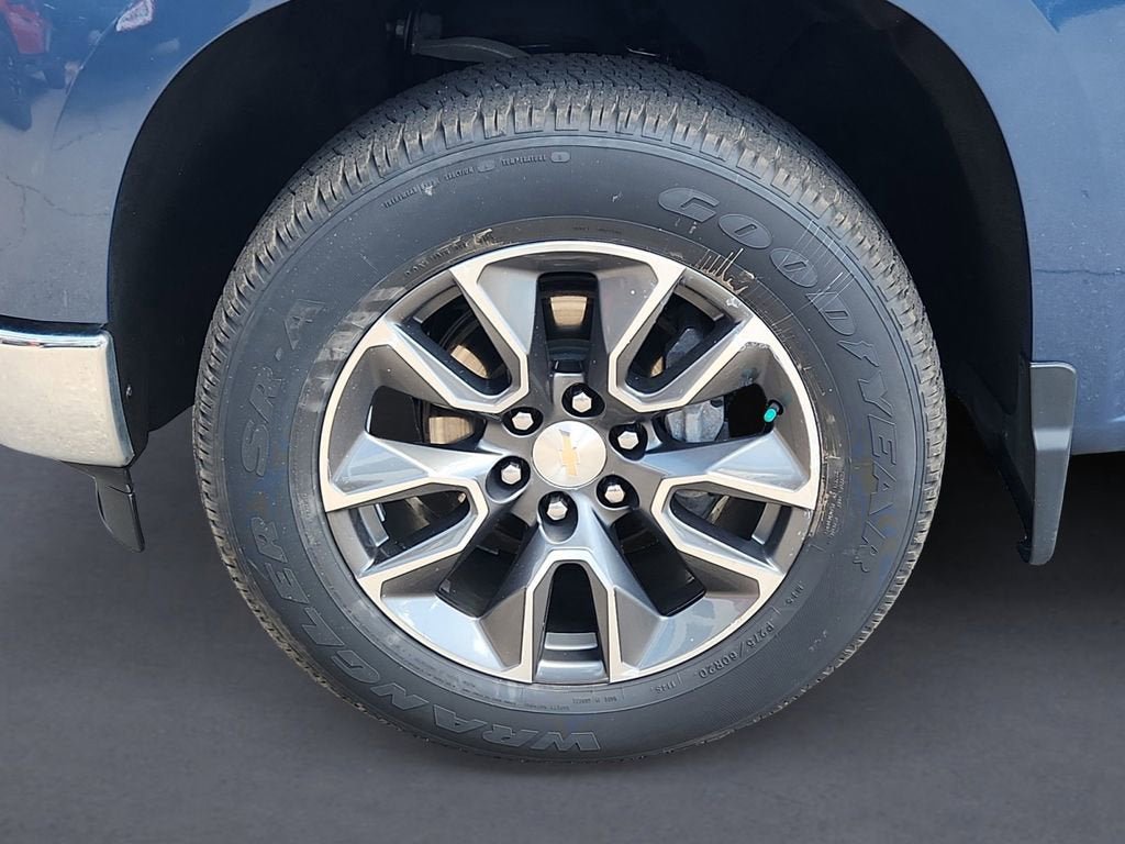 Used 2024 Chevrolet Silverado 1500 LT AWD/4WD image 14