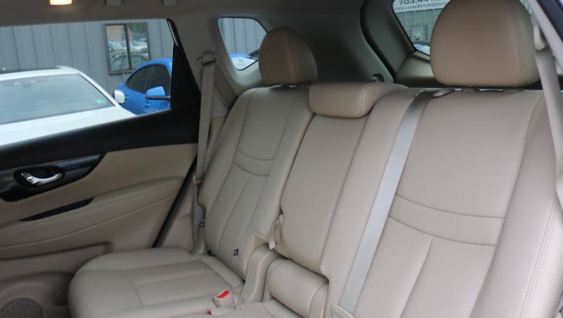 Used 2019 Nissan Rogue SL w/ Premium Package FWD image 19