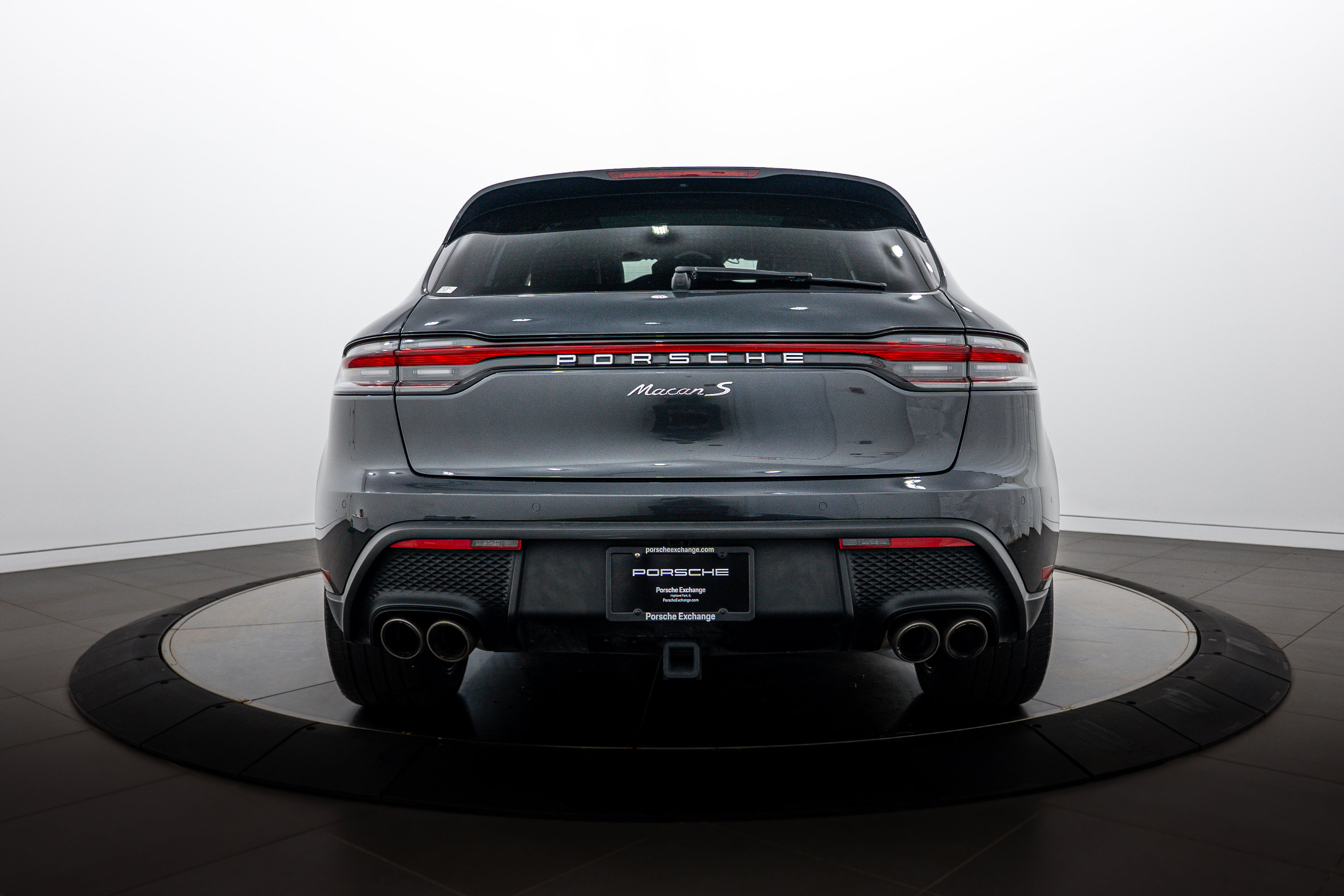Certified 2024 Porsche Macan S AWD/4WD image 6