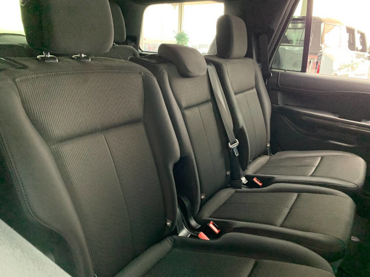 Used 2019 Ford Expedition XLT image 12