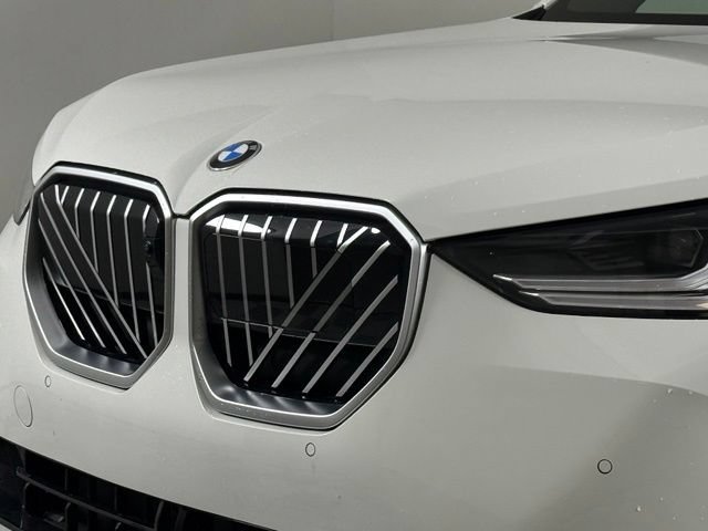 Used 2025 BMW X3 xDrive30i w/ Premium Package AWD/4WD image 12