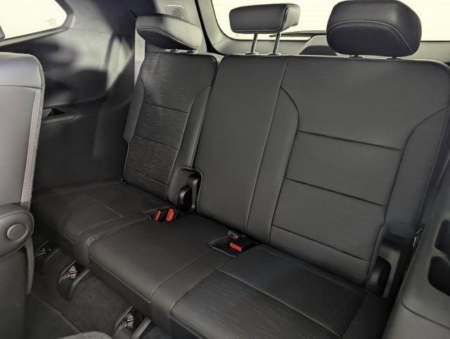 Used 2025 Buick Enclave Sport Touring w/ Power Package AWD/4WD image 18