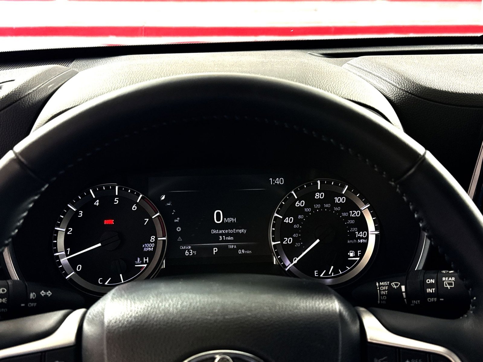 Used 2025 Toyota Highlander XLE FWD image 17