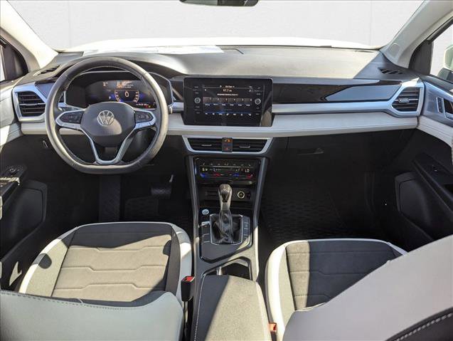 New 2025 Volkswagen Taos SE image 13