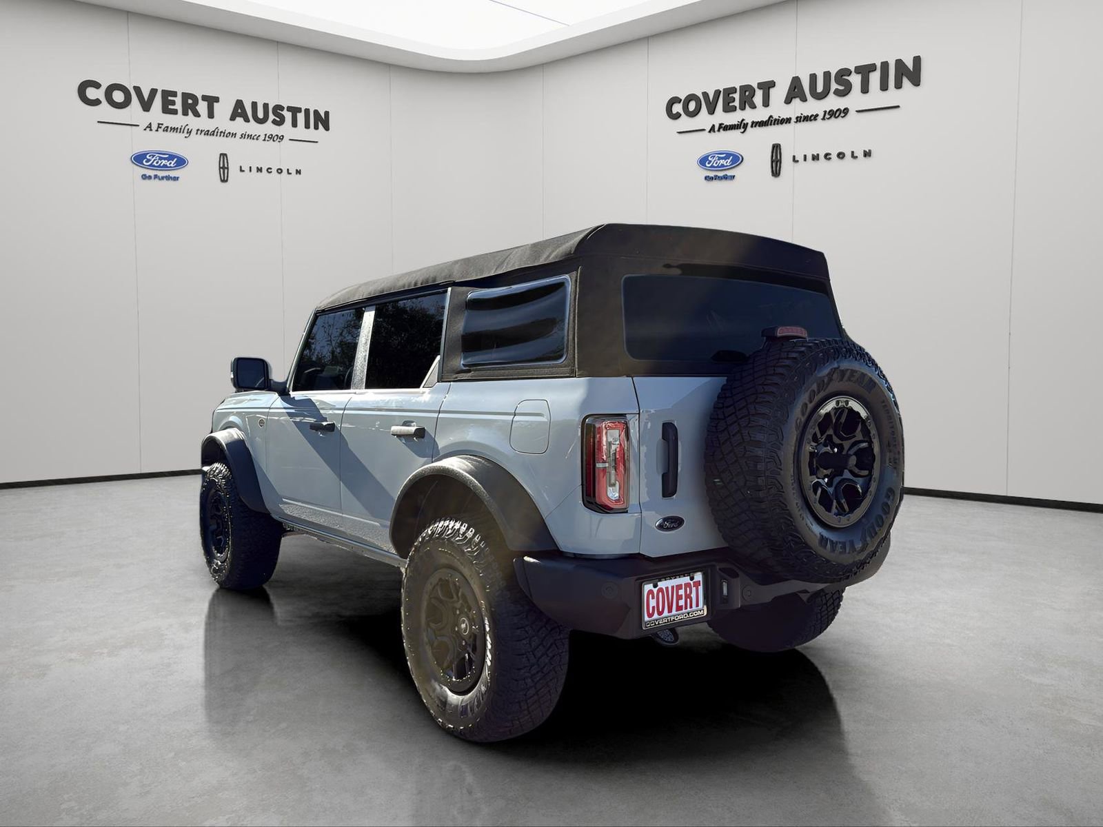 Certified 2023 Ford Bronco Wildtrak image 3