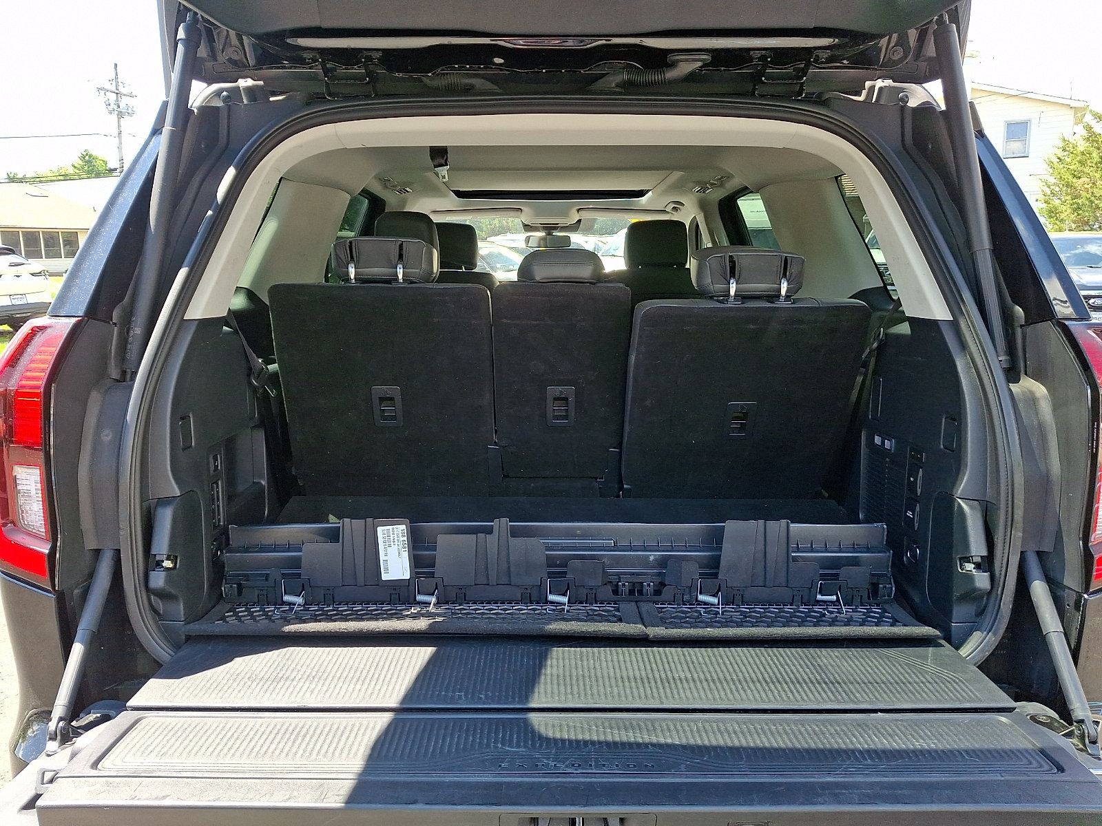 Certified 2025 Ford Expedition Active AWD/4WD image 31