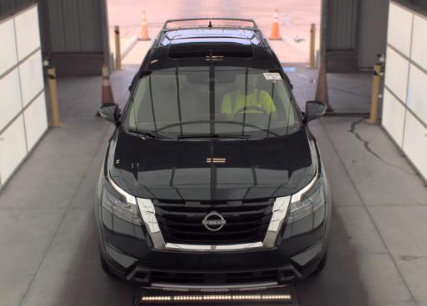 Used 2025 Nissan Pathfinder Platinum w/ Cargo Package FWD image 5
