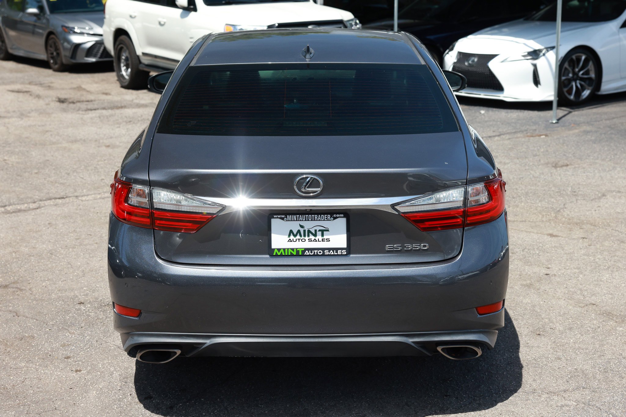 Used 2016 Lexus ES 350 w/ Luxury Package w/Wood Trim FWD image 13