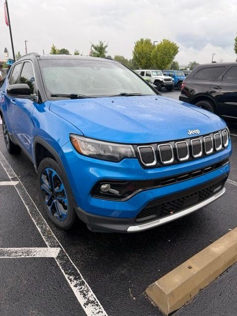 Used 2022 Jeep Compass Limited AWD/4WD image 2