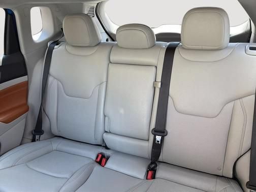 Used 2022 Jeep Compass Limited AWD/4WD image 12