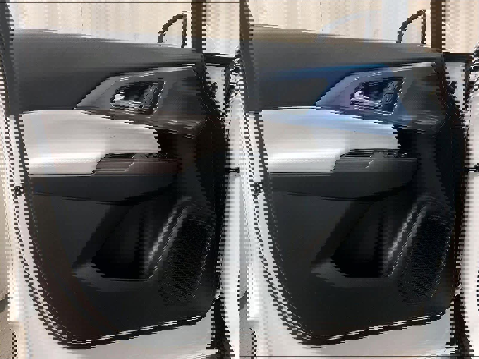 Used 2025 Chevrolet Equinox EV LT image 9