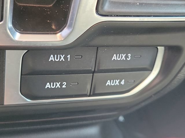 Used 2022 Jeep Wrangler Unlimited Sahara AWD/4WD image 29