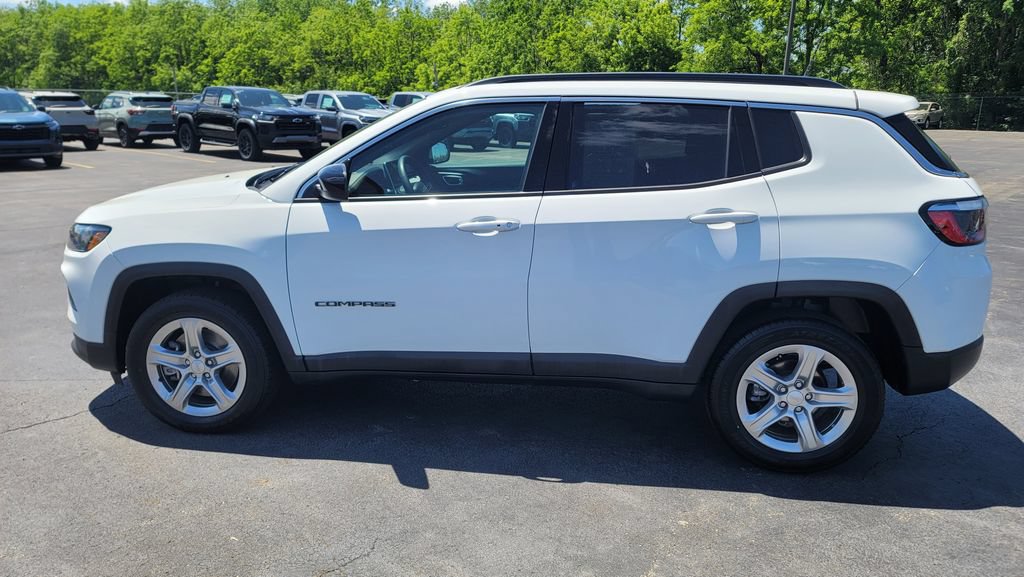 Used 2024 Jeep Compass Latitude AWD/4WD image 7