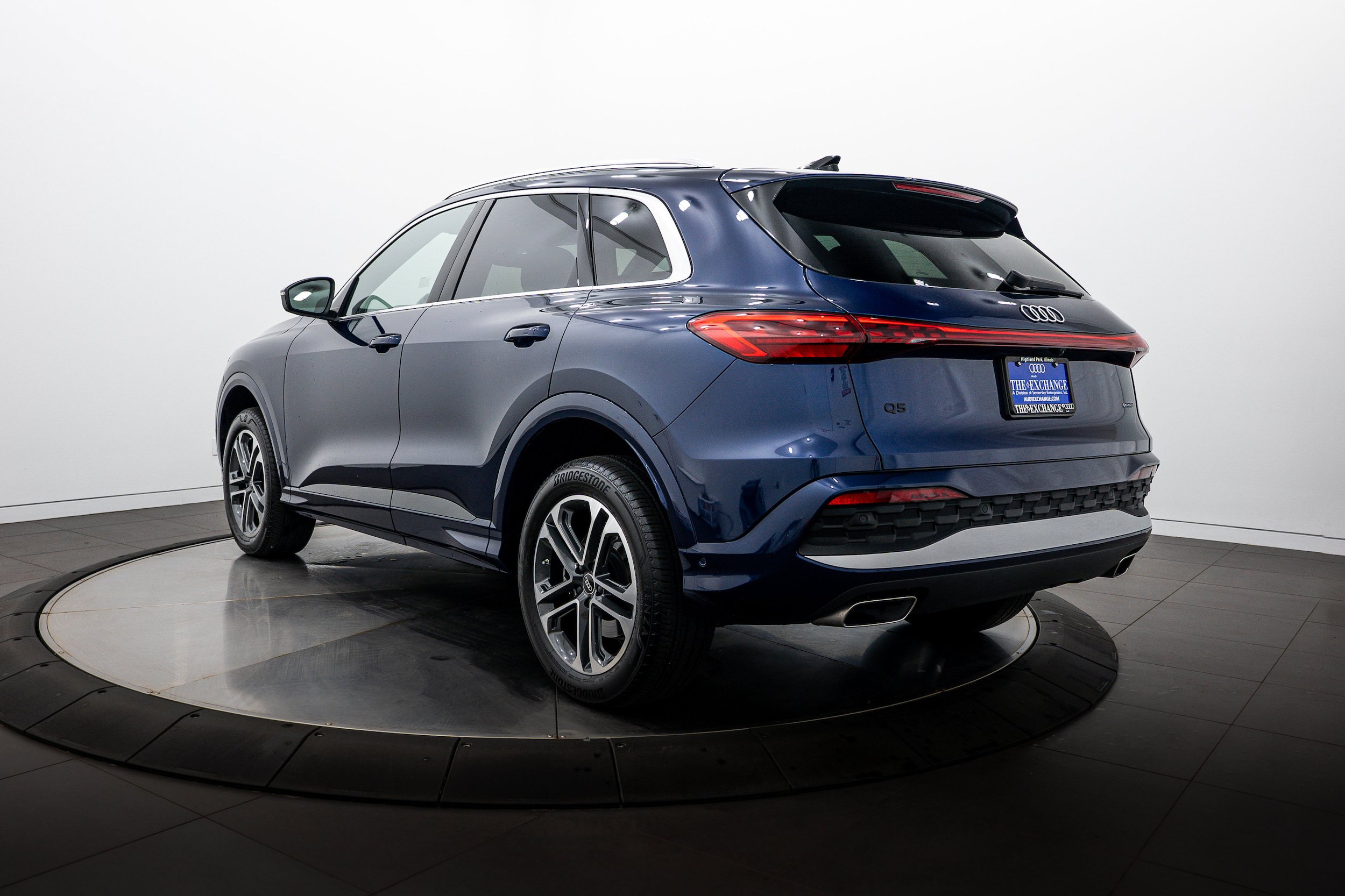 Used 2025 Audi Q5 Premium w/ Convenience Package AWD/4WD image 5