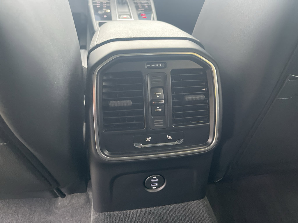 Used 2024 Porsche Macan Turbo image 29