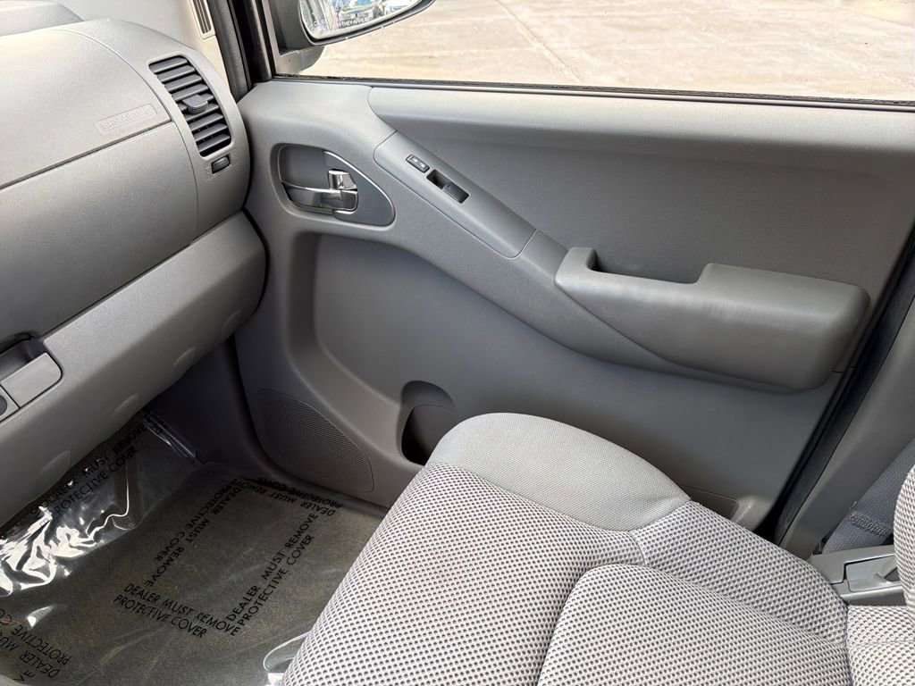 Used 2014 Nissan Frontier SV w/ SV Value Truck Package image 28