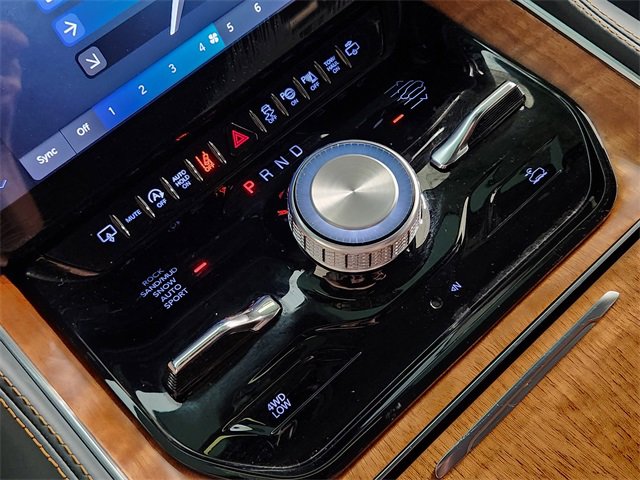 Used 2024 Jeep Grand Wagoneer Series III image 20