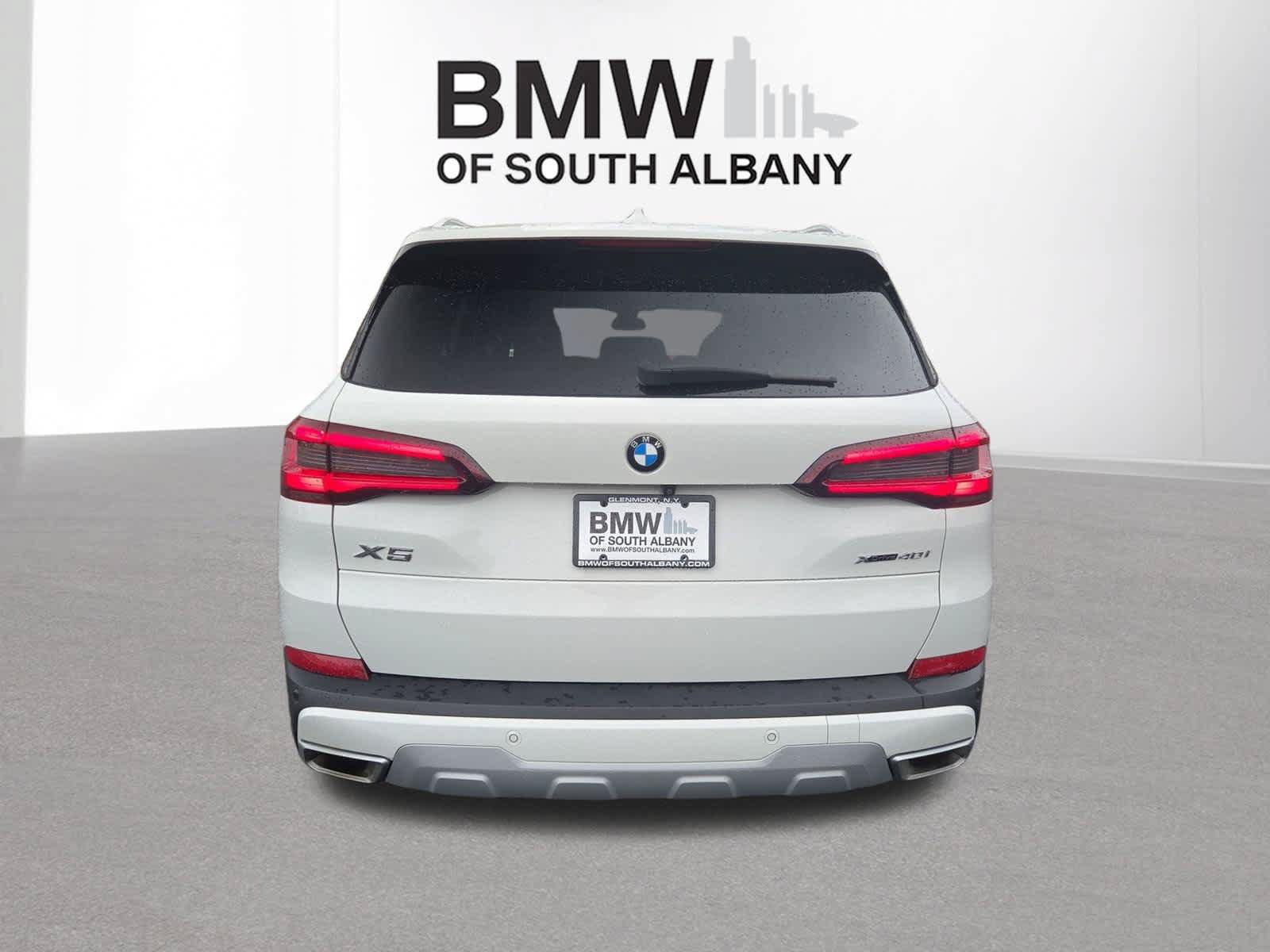 Used 2022 BMW X5 xDrive40i w/ Premium Package AWD/4WD image 4